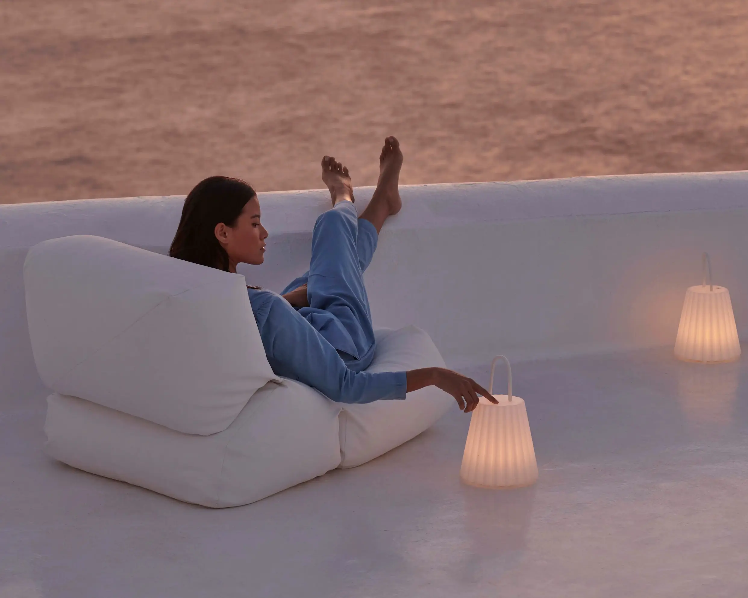 Grapy Lounge Chair and Plisy Lamp